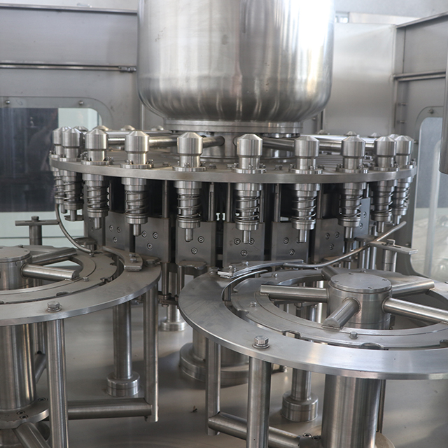 ဖျော်ရည်ထုတ်လုပ်မှုလိုင်းအတွက် အလိုအလျောက် မြန်နှုန်းမြင့် အပူဖြည့်စက် 