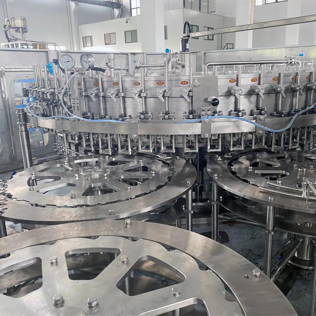 Automatisk 3in 1 glasflaska smak Kolsyrade drycker Fyllningslinje Flavor Drinks Plant 